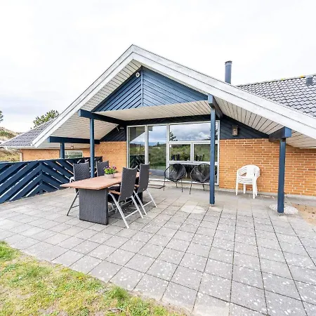 Henne Lxi Holiday home