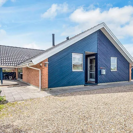 Tranquil Oasis In Henne Strand-by Traum 펜션 *