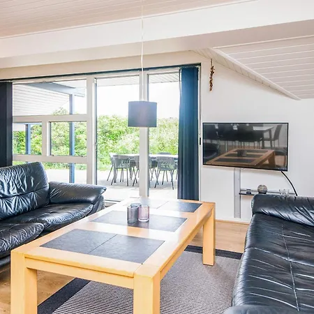 펜션 Tranquil Oasis In Henne Strand-by Traum